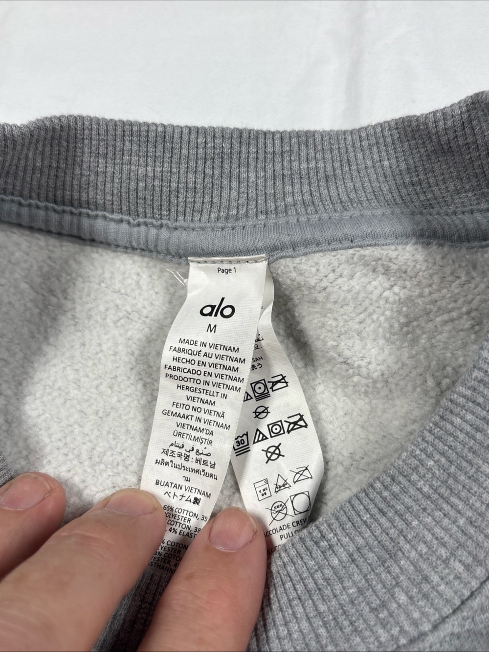 ALO Yoga Woman’s Light Gray Crewneck Sweatshirt - Picture 4 of 7